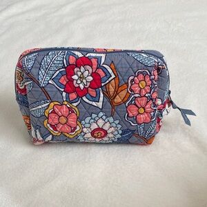 Vera Bradley Tropical Evening Floral Quilted Cosmetic Bathroom Bag